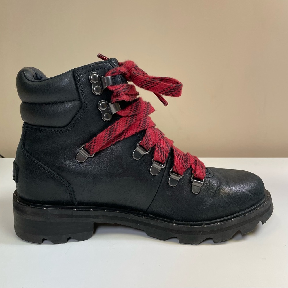 Sorel Black and Red Ankle Booties Rugged Sole - Picture 6 of 14